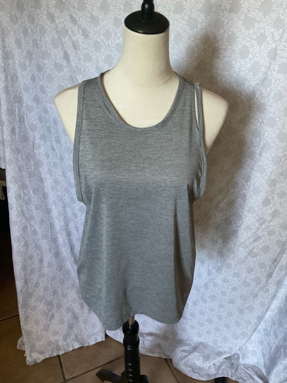Nike Gray Athletic Scoop Neck Tank Top